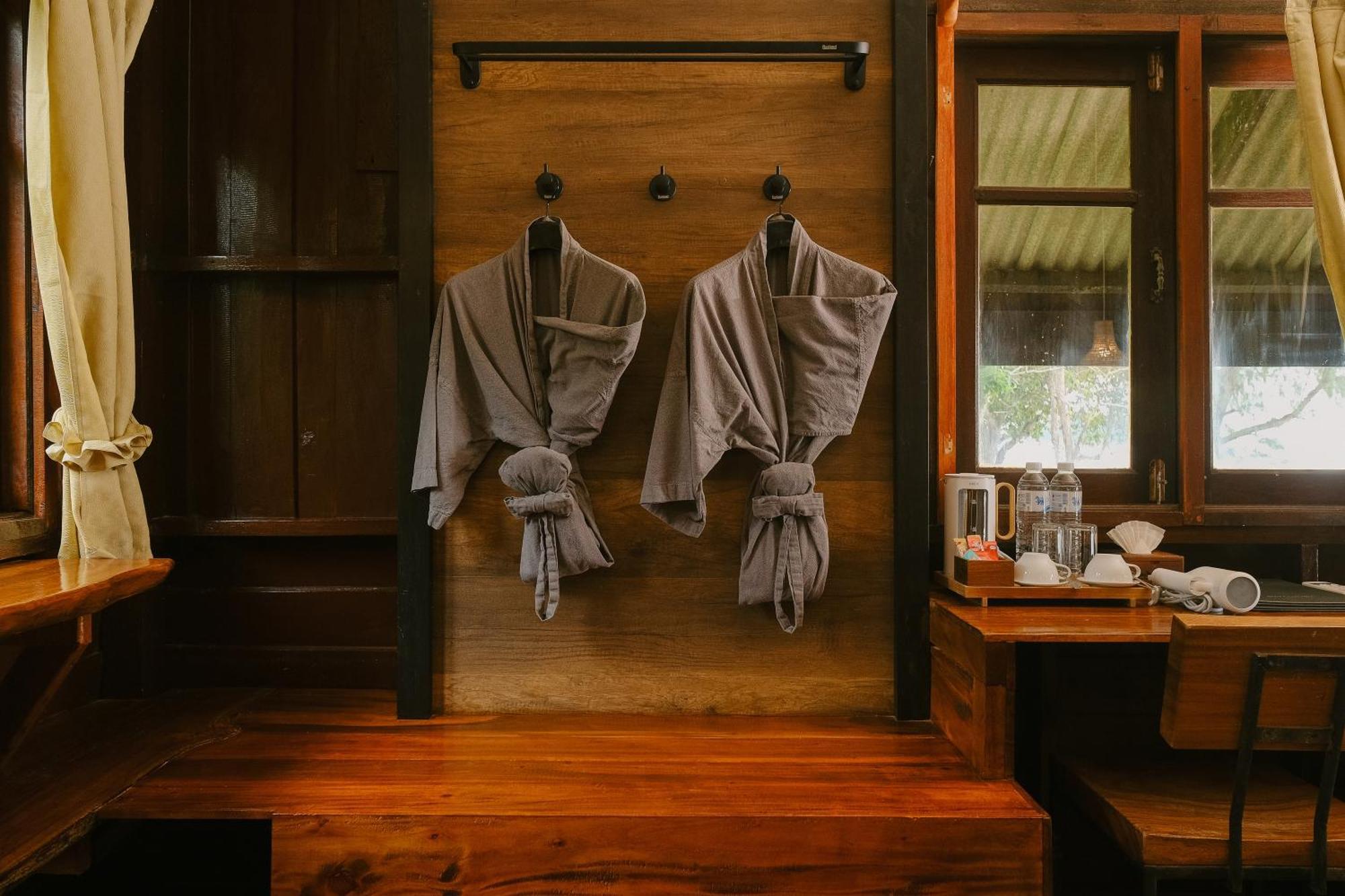 Joy Bungalow Resort And Restaurant Koh Jum Exterior photo