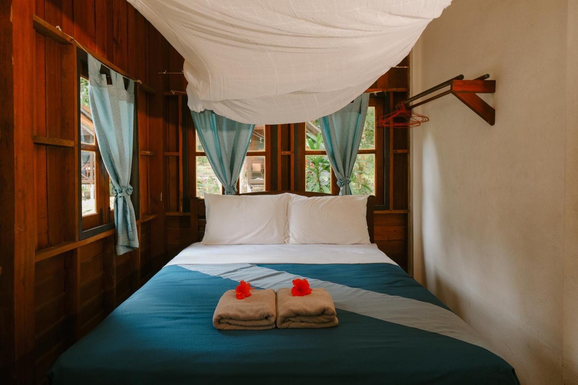 Joy Bungalow Resort And Restaurant Koh Jum Exterior photo